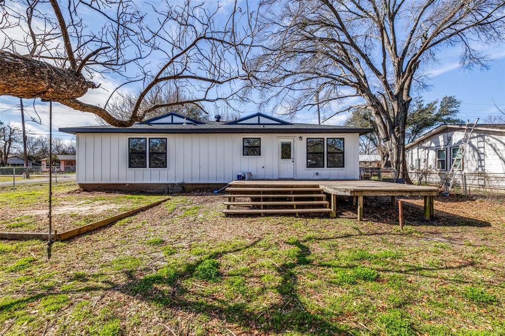 Terrell, TX 75160,200 W Mccoulskey Street