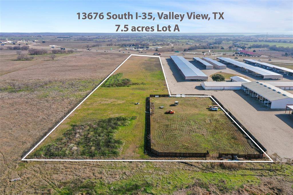 Valley View, TX 76272,13676 S I-35 Freeway