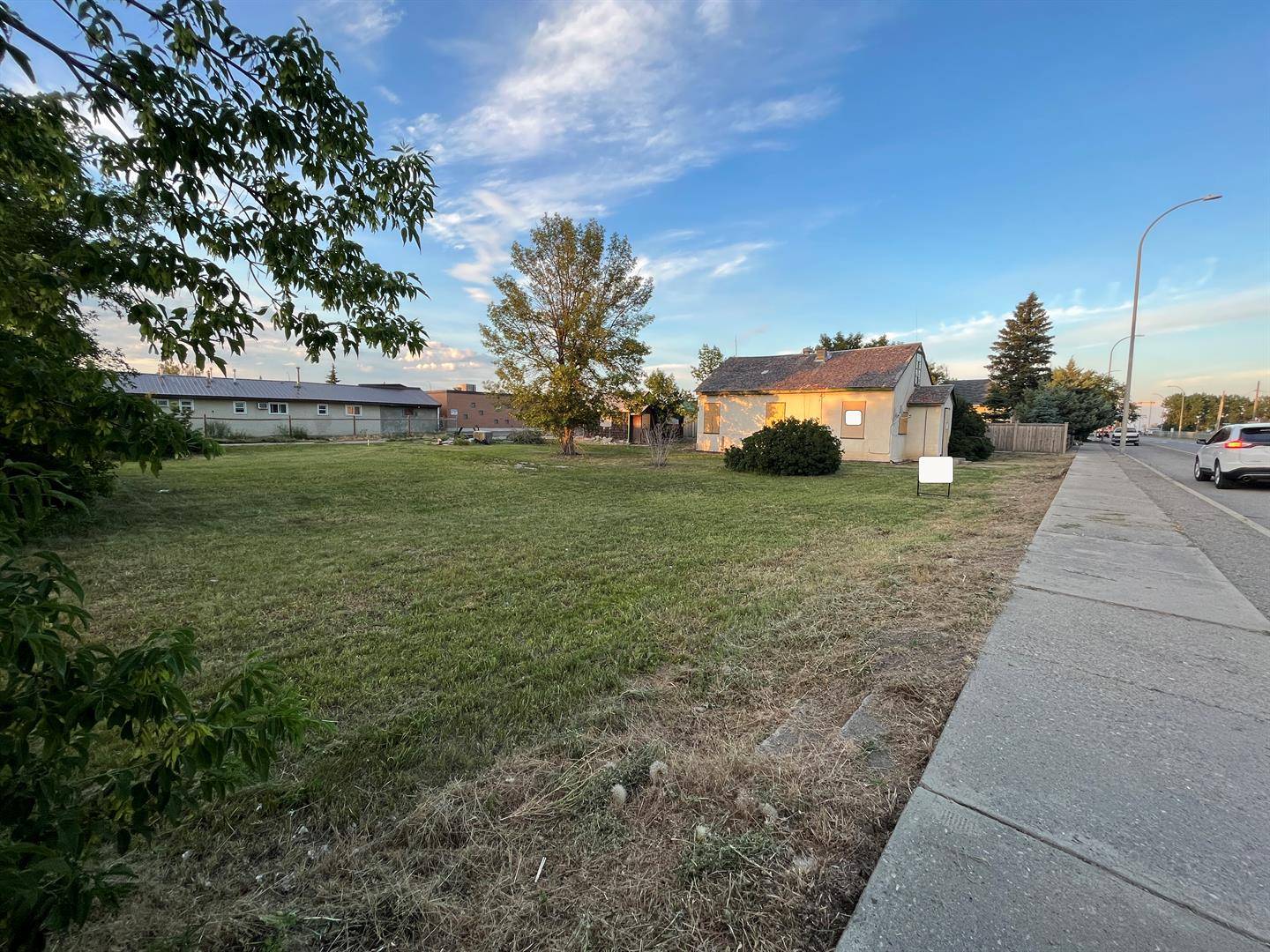 Fort Macleod, AB T0L 0Z0,425 23rd ST