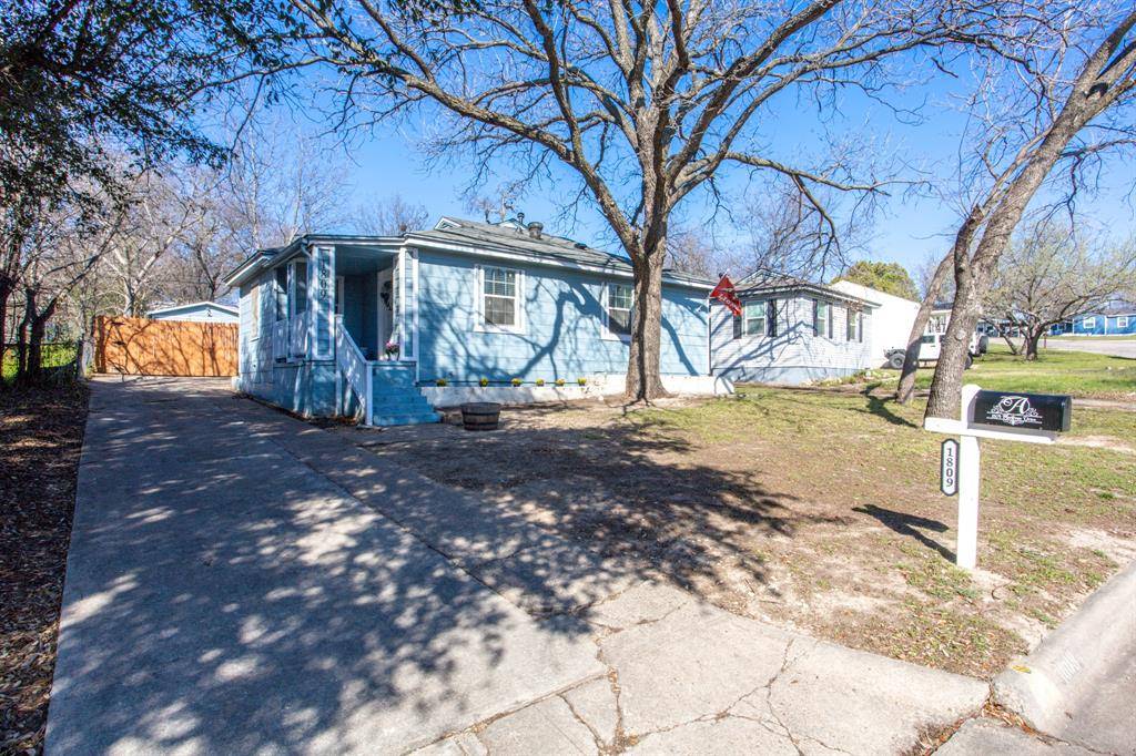 River Oaks, TX 76114,1809 Montrose Drive