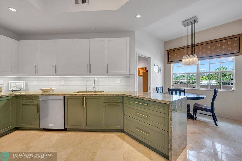 Fort Lauderdale, FL 33301,25 Hendricks Isle  #205