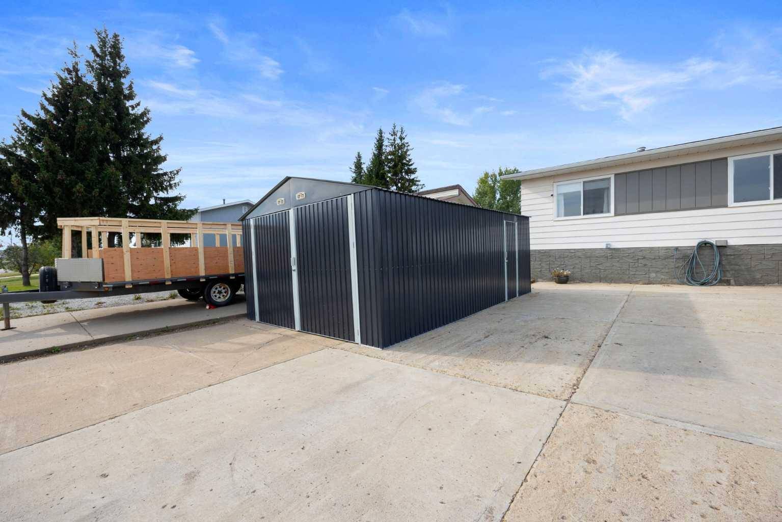 Fort Mcmurray, AB T9K1A3,145 Woodland DR