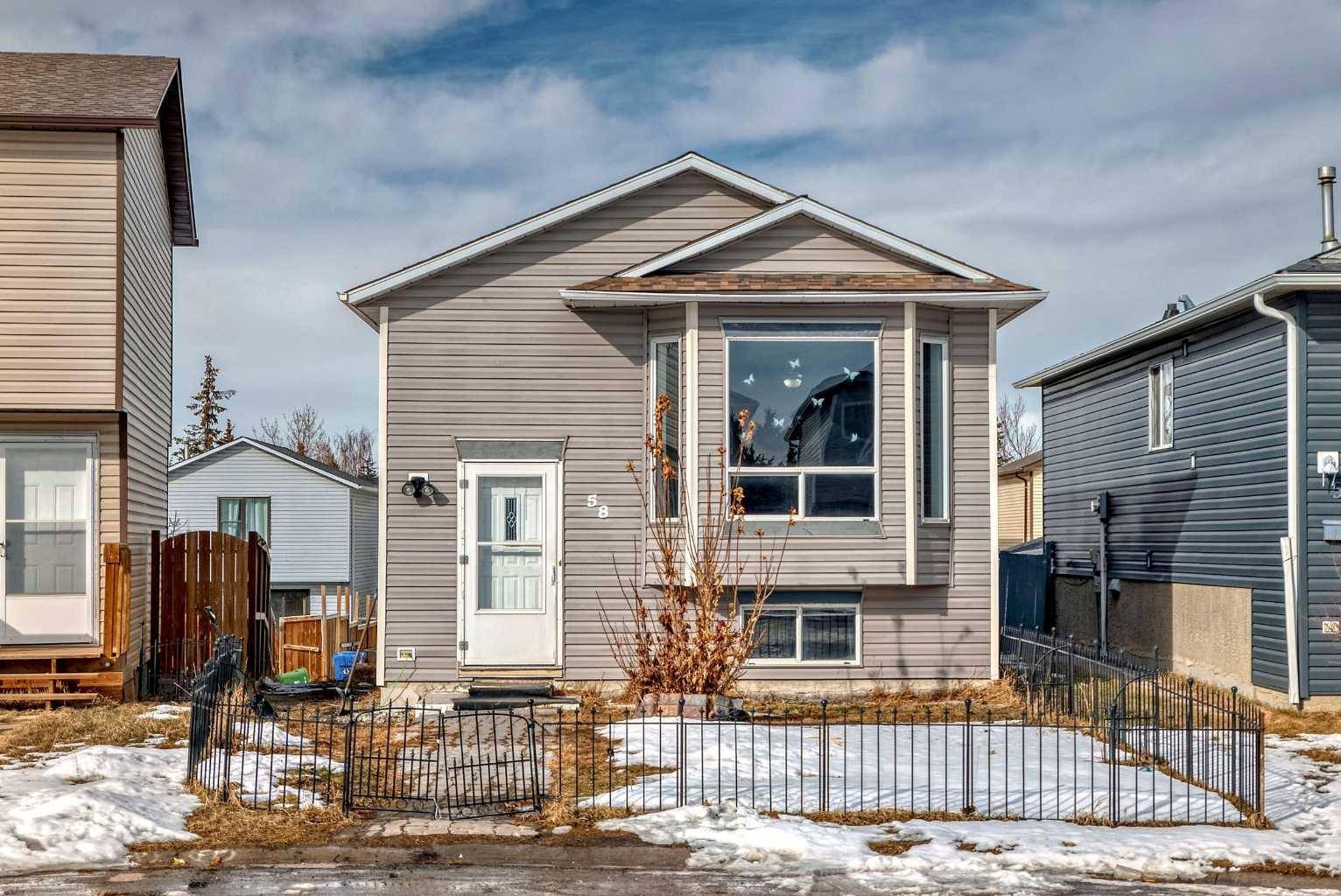 Calgary, AB T3J 2V5,58 Martindale Mews NE