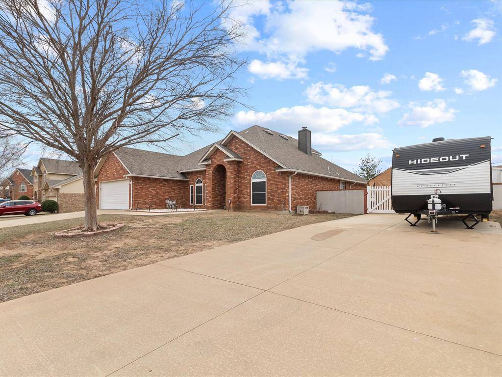 Lawton, OK 73505,2406 NW Faircloud Circle