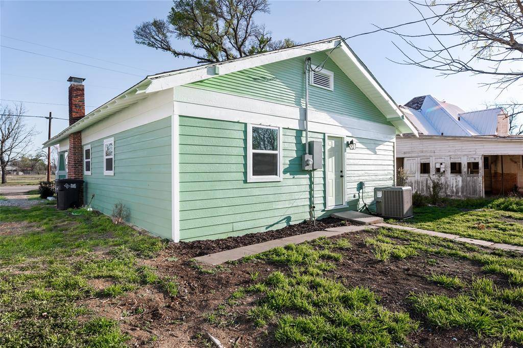 Brady, TX 76825,505 W 11th Street