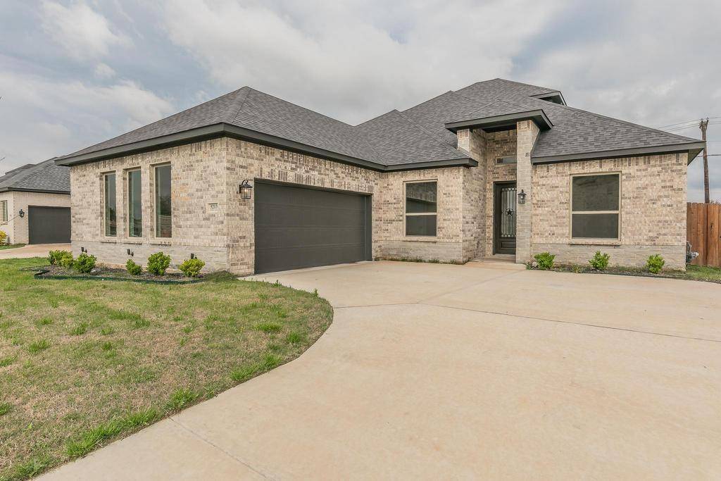 Grand Prairie, TX 75052,5213 Noble Lane