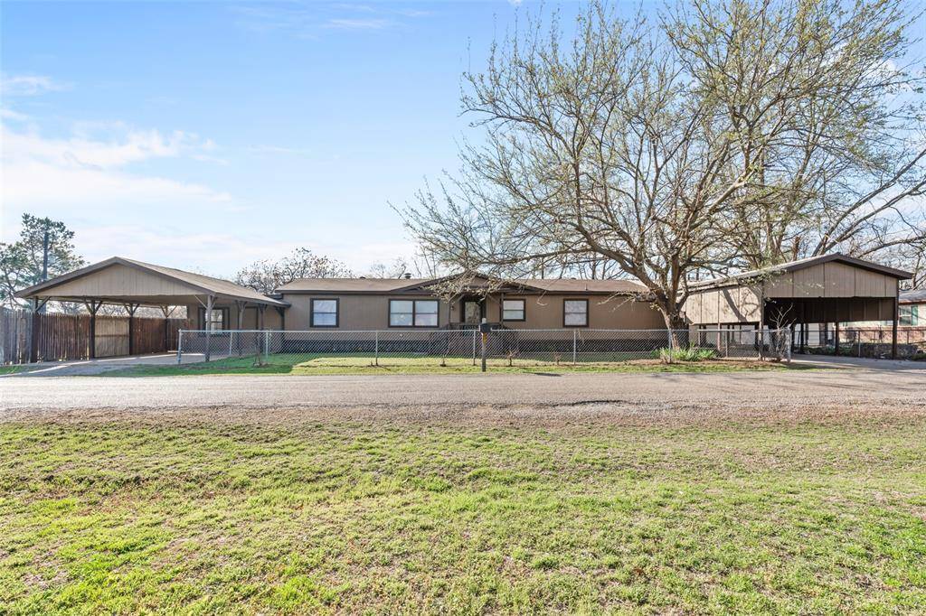 Granbury, TX 76049,911 Whippoorwill Drive