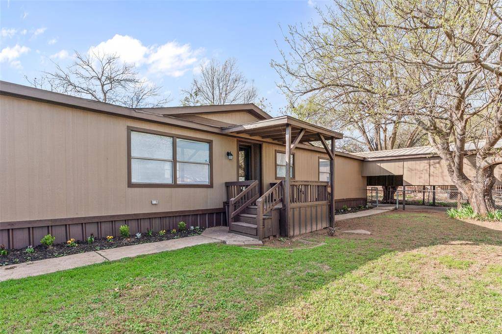 Granbury, TX 76049,911 Whippoorwill Drive