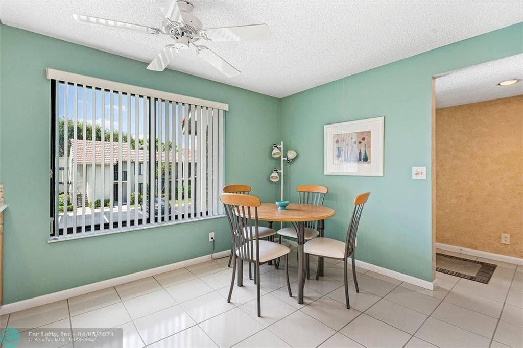 Boynton Beach, FL 33437,5645 Fairway Park Dr  #205