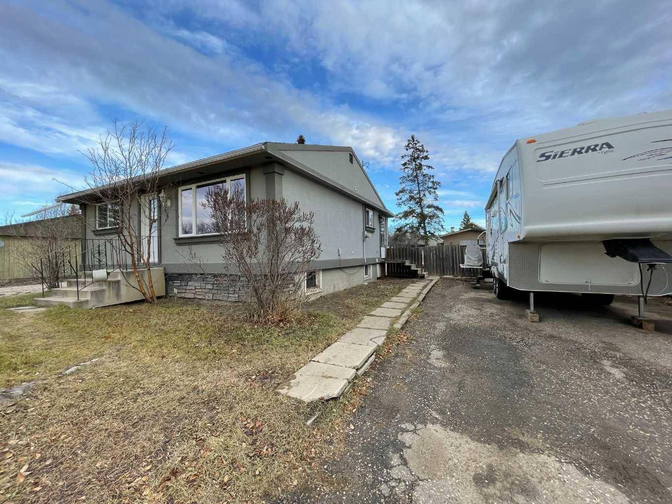 Beaverlodge, AB T0H 0C0,706 6 AVE