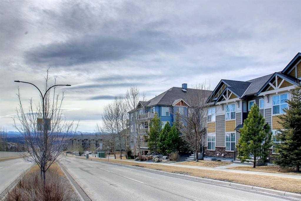 Cochrane, AB T4C 0W8,101 Sunset DR #705