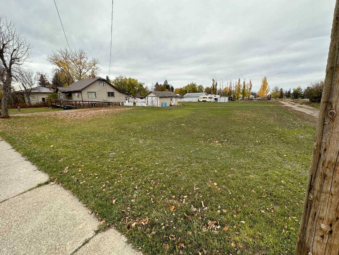 Stirling, AB T0K 2E0,225 4 AVE