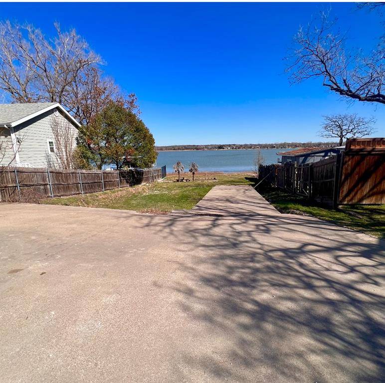 Weatherford, TX 76087,1124 W lake Drive