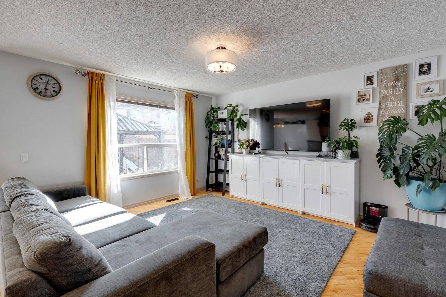 Calgary, AB T2Y 4K7,178 Somerside CRES SW