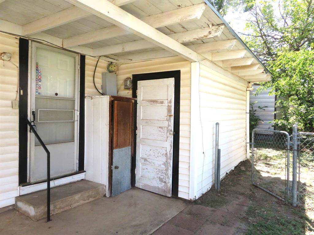 Coleman, TX 76834,608 E 8th Street