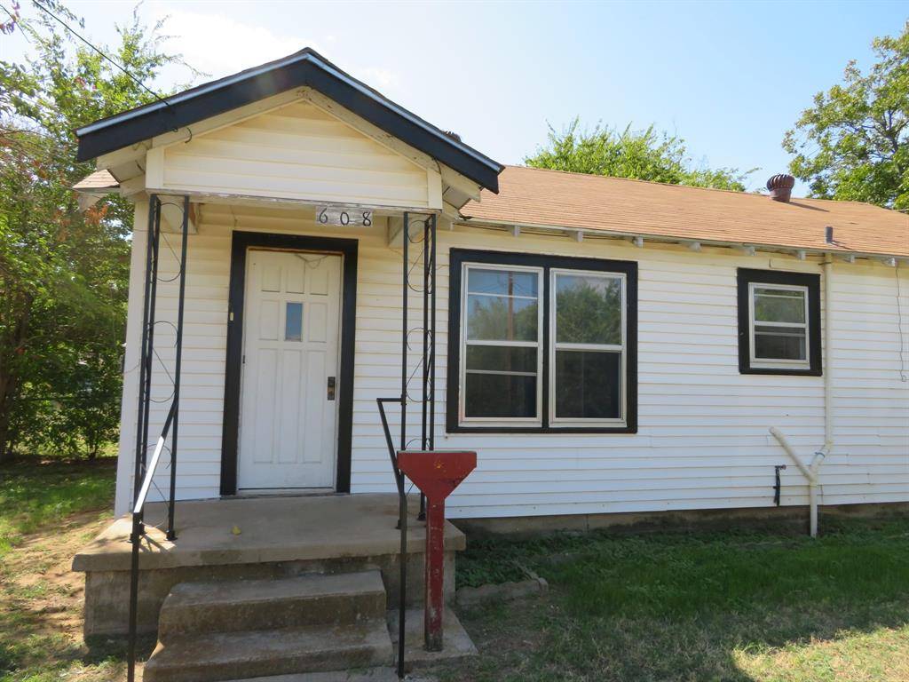 Coleman, TX 76834,608 E 8th Street