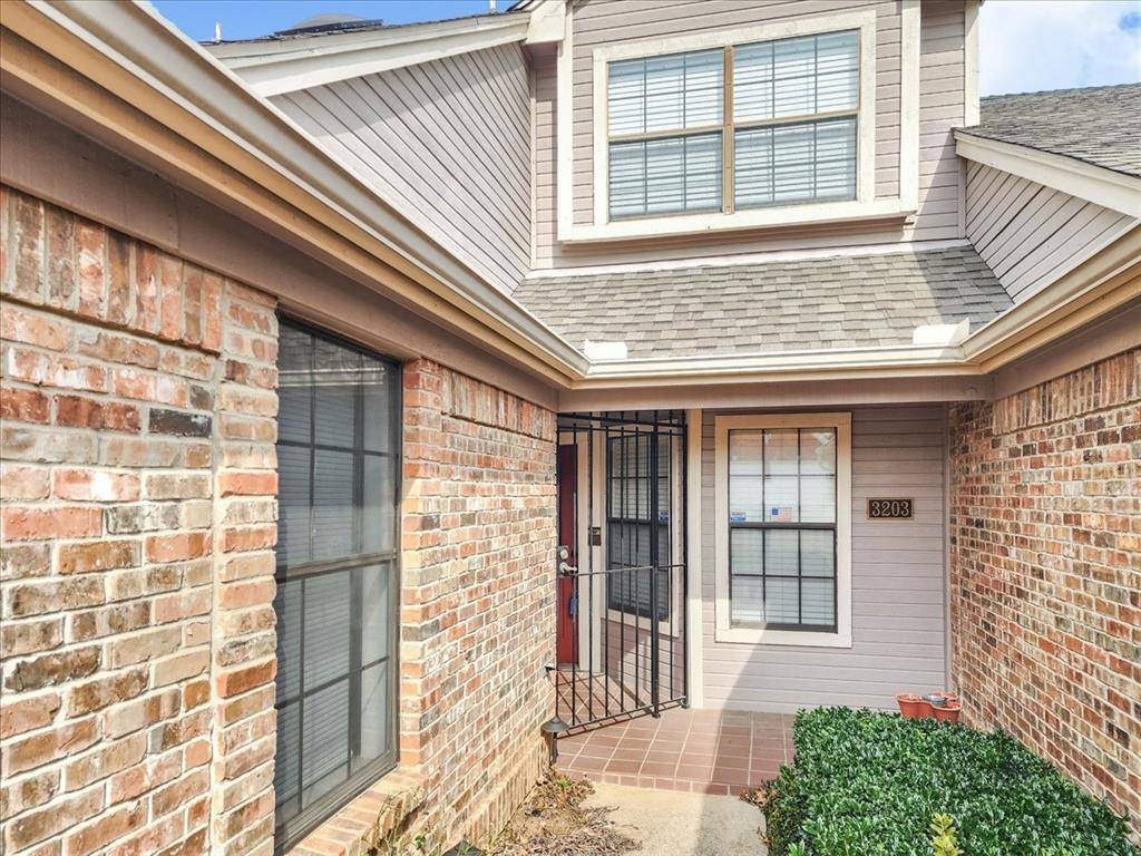 Arlington, TX 76017,3203 Village Oak Drive