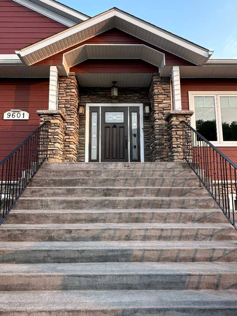 Peace River, AB T8S1A5,9601 84 AVE