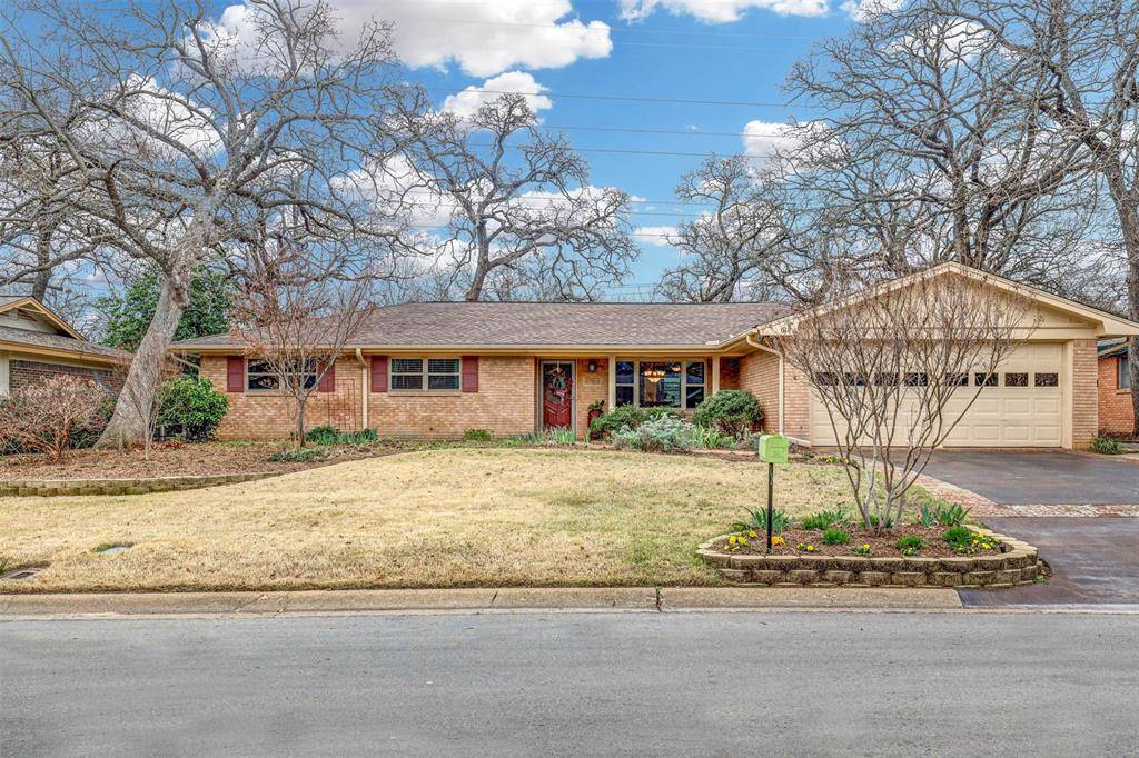 Hurst, TX 76053,613 Post Oak Drive