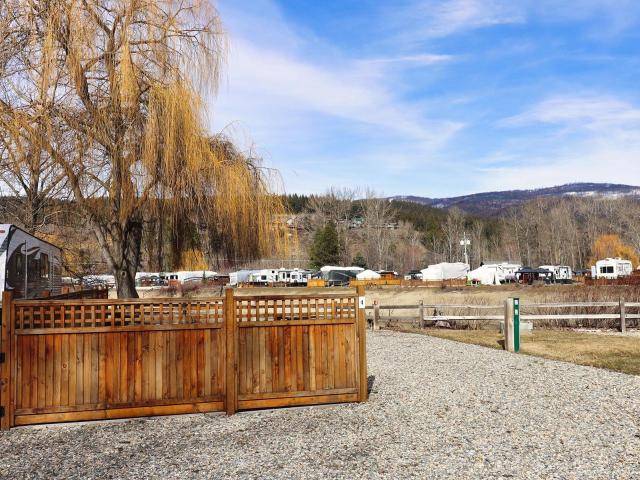 4 MARINA WAY, North Shuswap, BC V0E 1M4