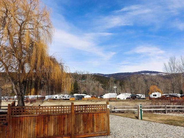 4 MARINA WAY, North Shuswap, BC V0E 1M4