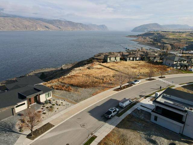 201 HOLLOWAY DRIVE, Kamloops, BC