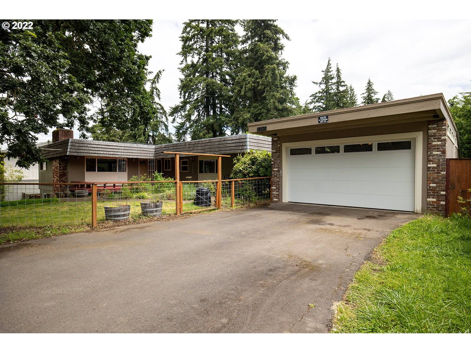 Eugene, OR 97401,1355 FIR ACRES DR