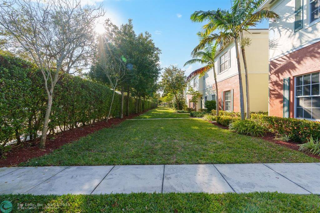 Pompano Beach, FL 33060,128 SW 7th Ct.