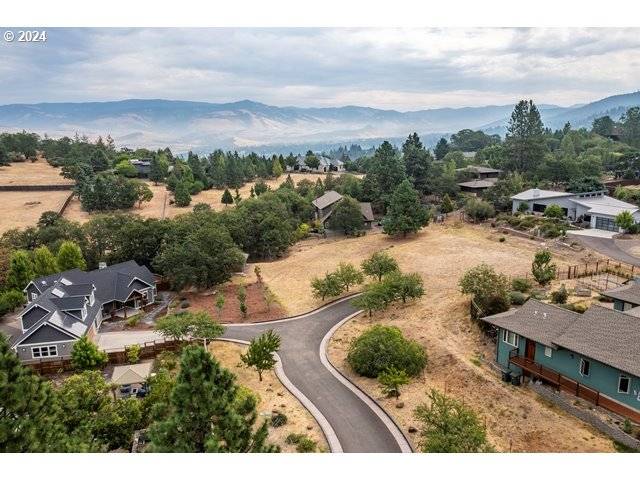 Ashland, OR 97520,74 WESTWOOD ST