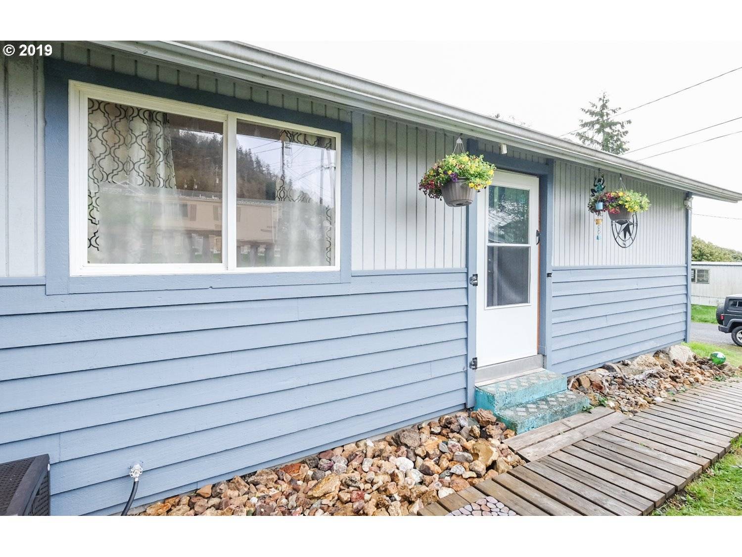 Garibaldi, OR 97118,402 EVERGREEN AVE