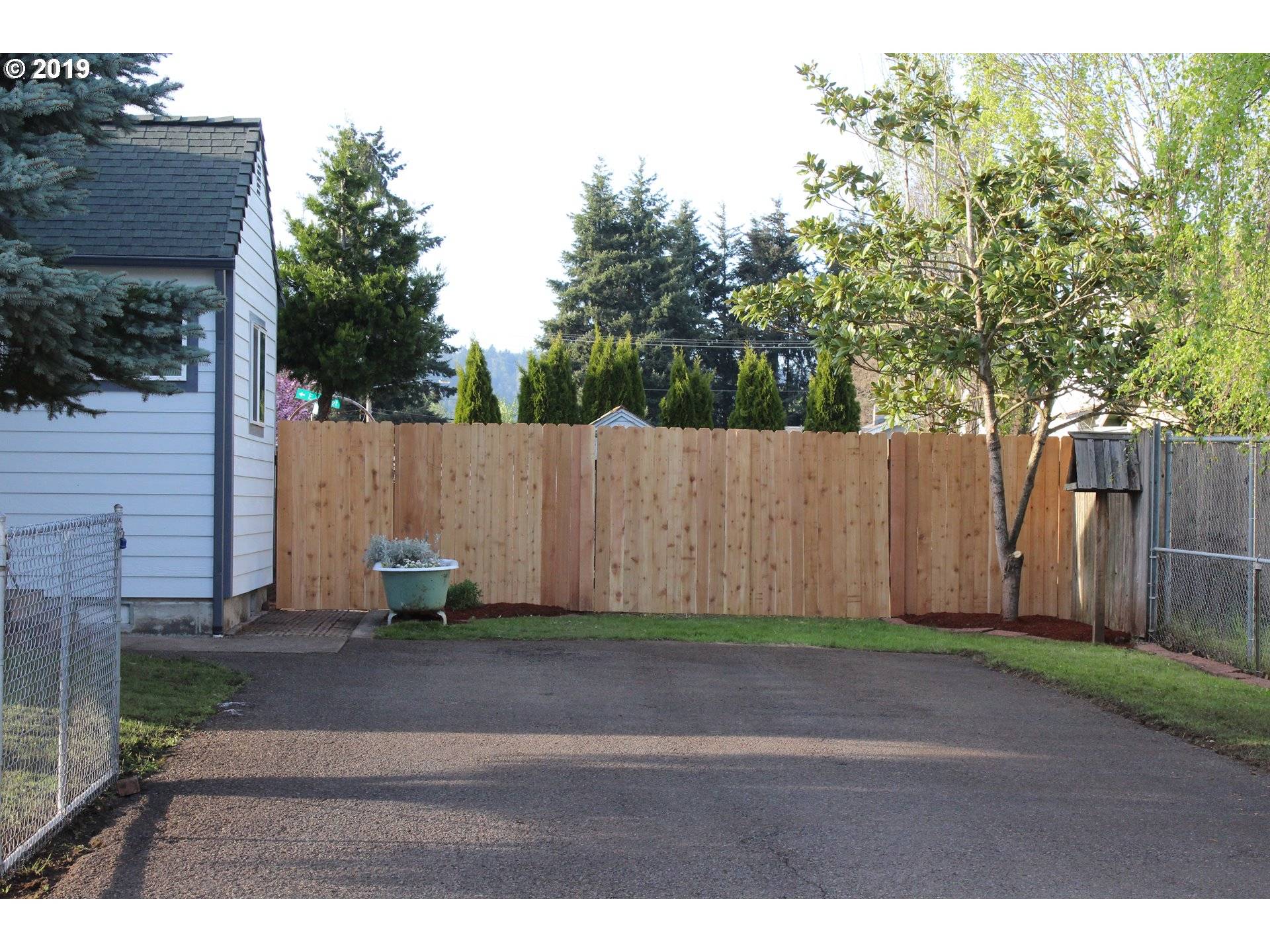 Springfield, OR 97478,5110 E ST
