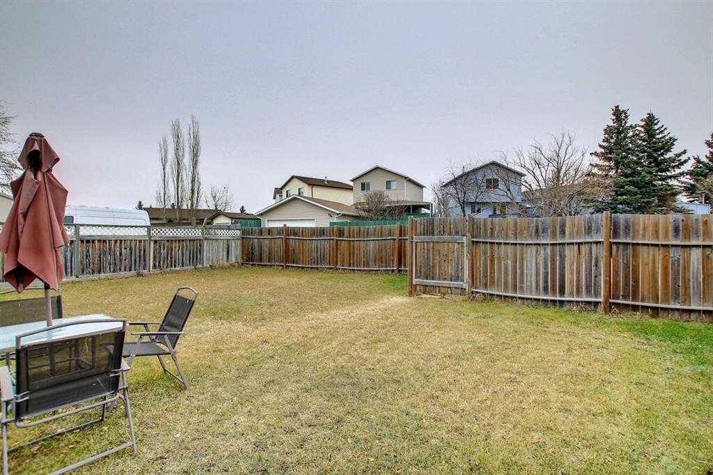 Calgary, AB T3J 2V8,51 Martindale CT NE