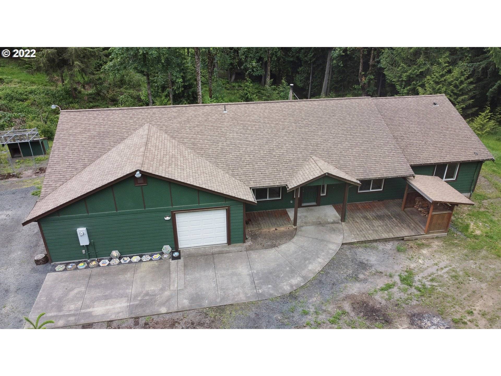 Kelso, WA 98626,220 HOPE LN