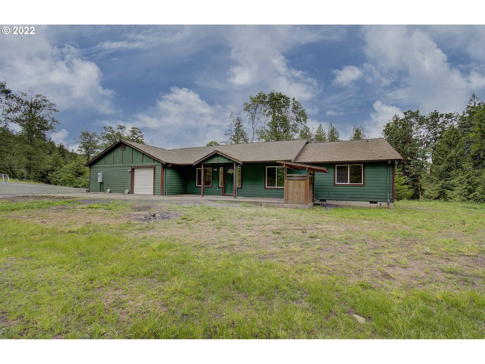 Kelso, WA 98626,220 HOPE LN