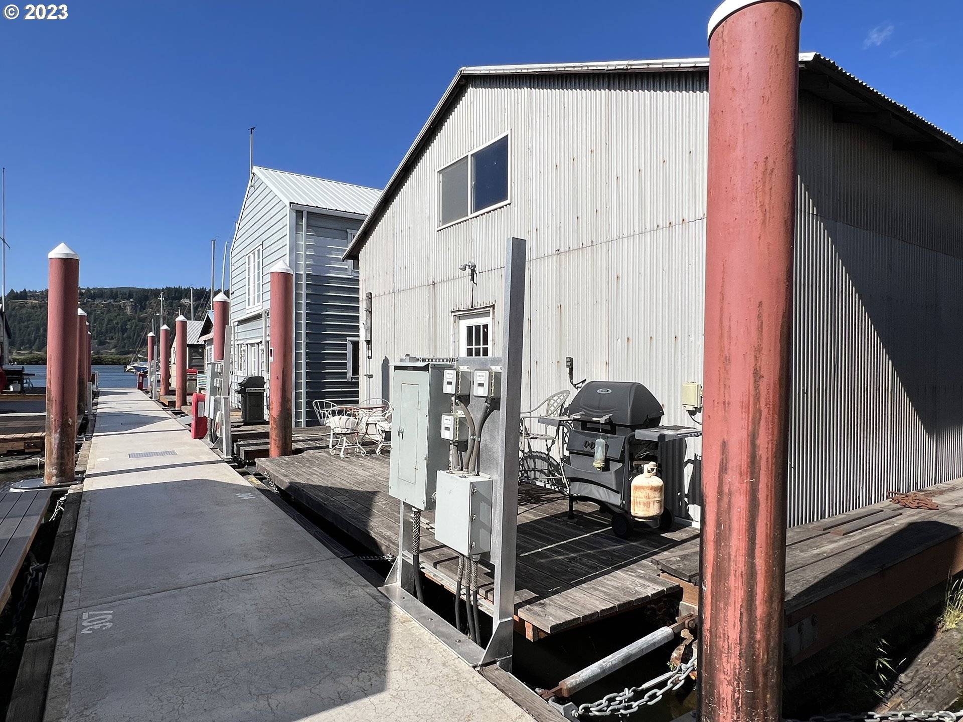 Hood River, OR 97031,4 E Port Marina DR #304