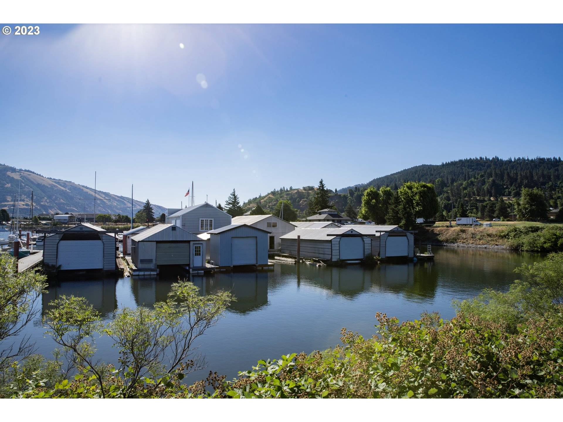 Hood River, OR 97031,4 E Port Marina DR #304