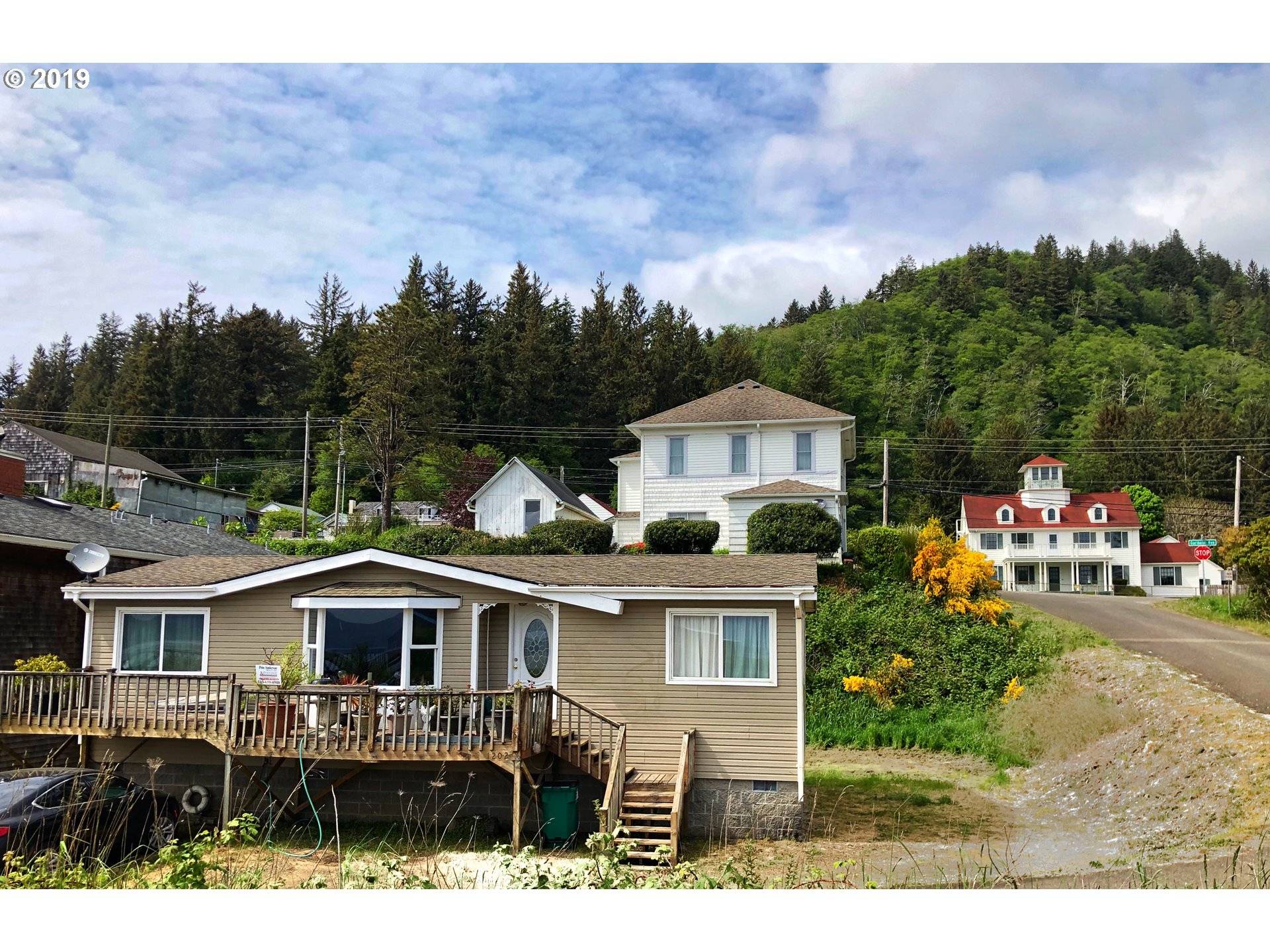 Garibaldi, OR 97118,1202 BAY LN