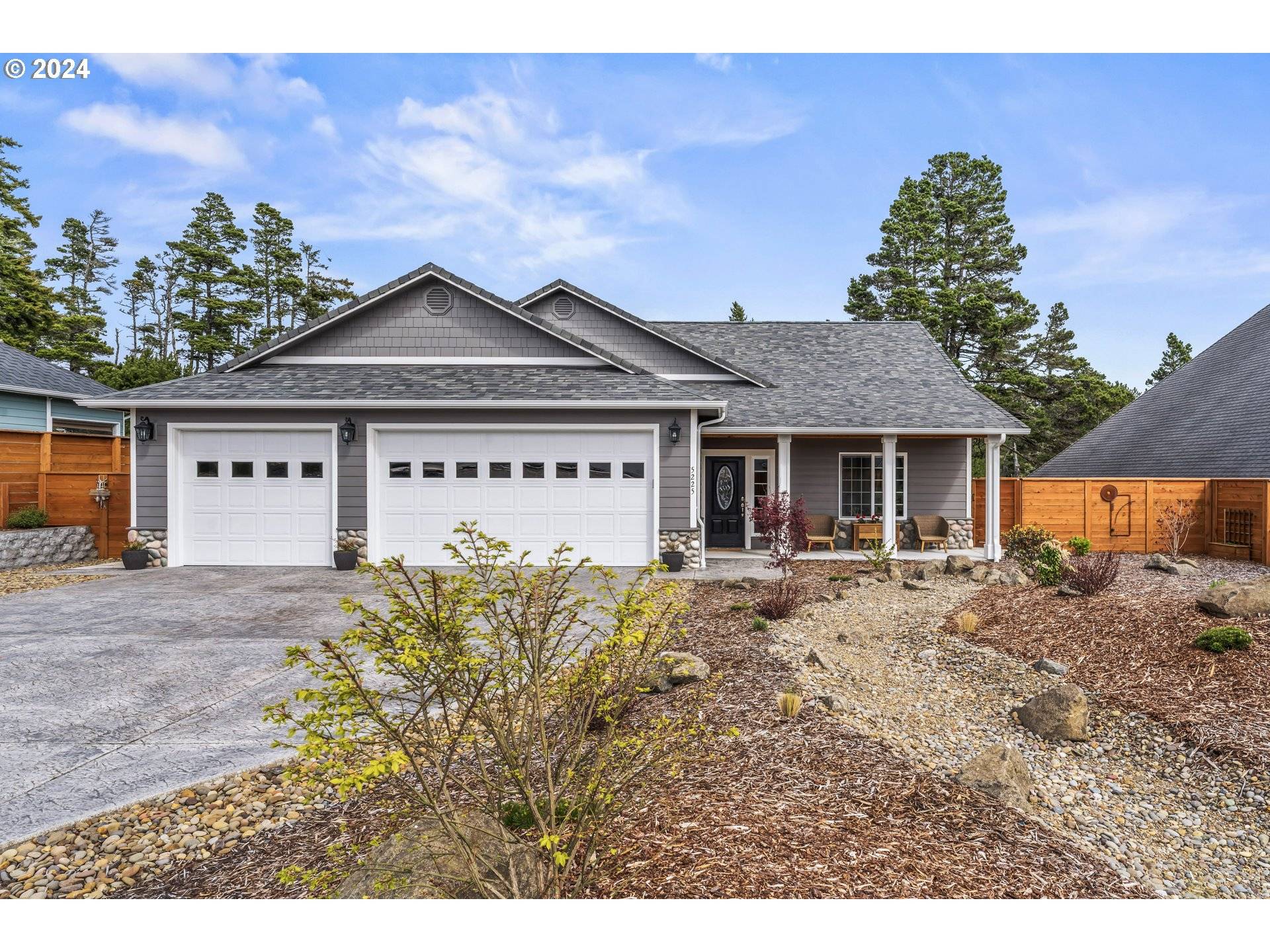 Florence, OR 97439,5225 DUNEWOOD DR