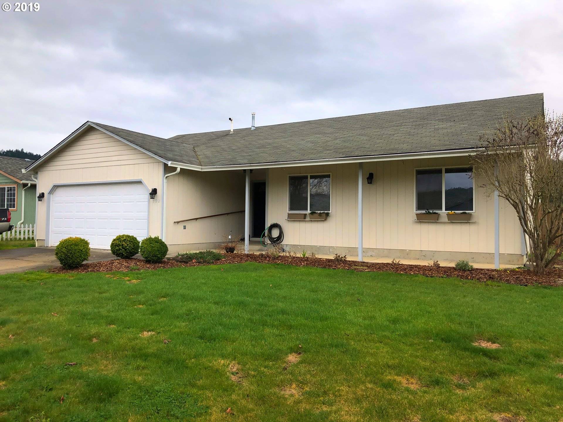 Myrtle Creek, OR 97457,792 SE VINE MAPLE DR