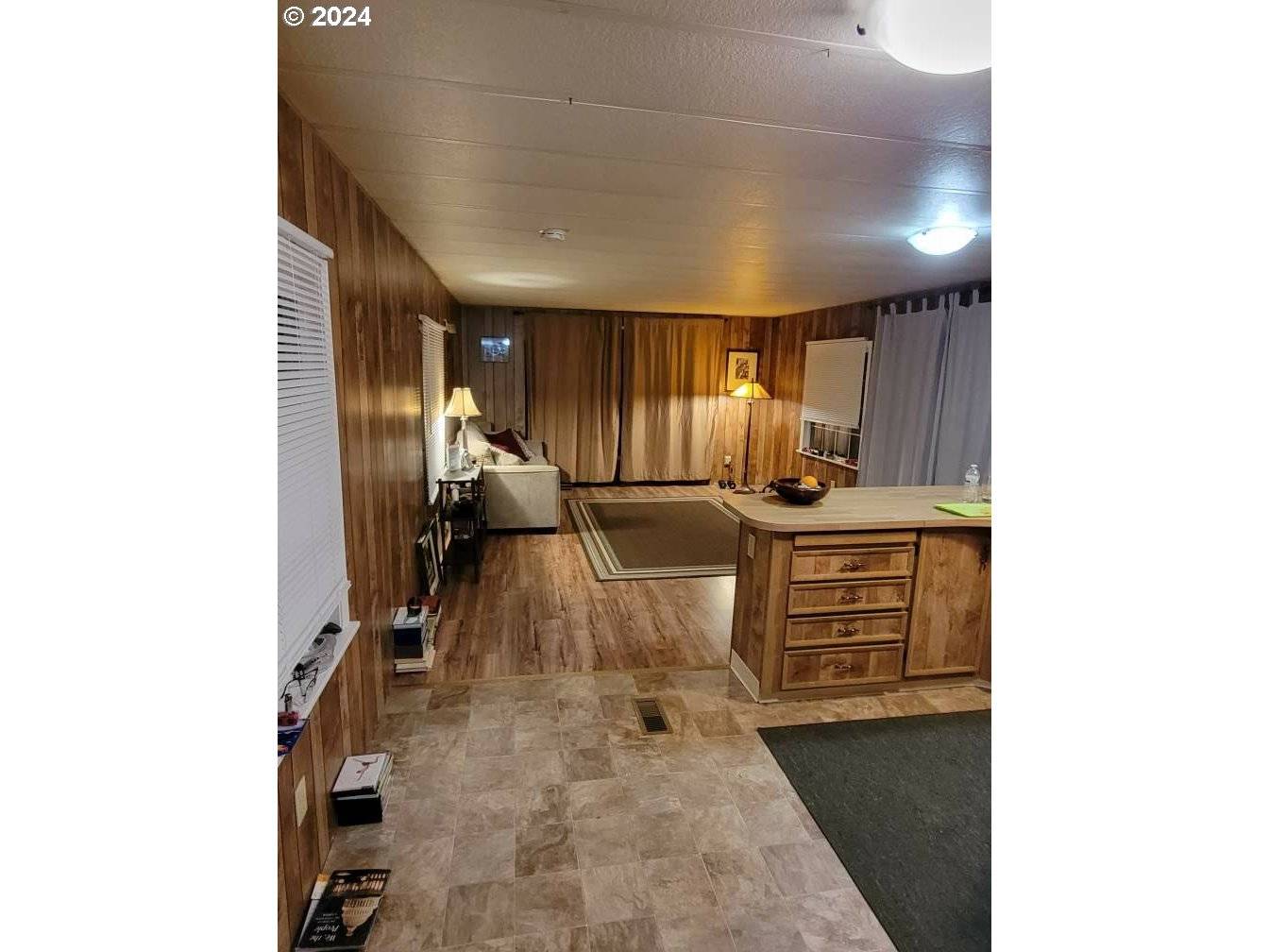 Florence, OR 97439,1699 27th ST #3