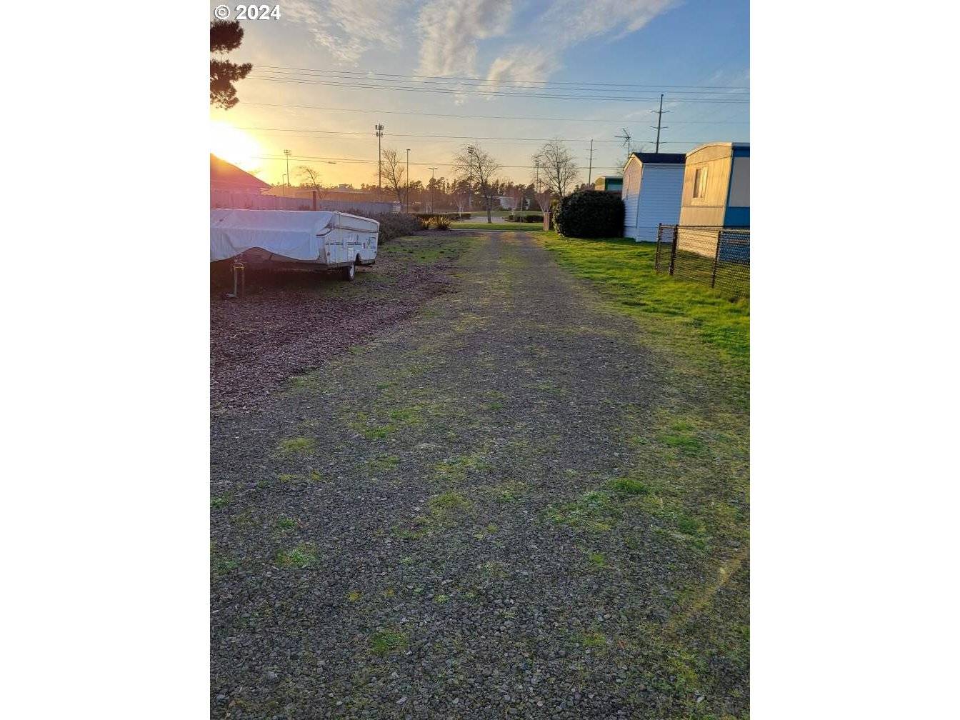 Florence, OR 97439,1699 27th ST #3