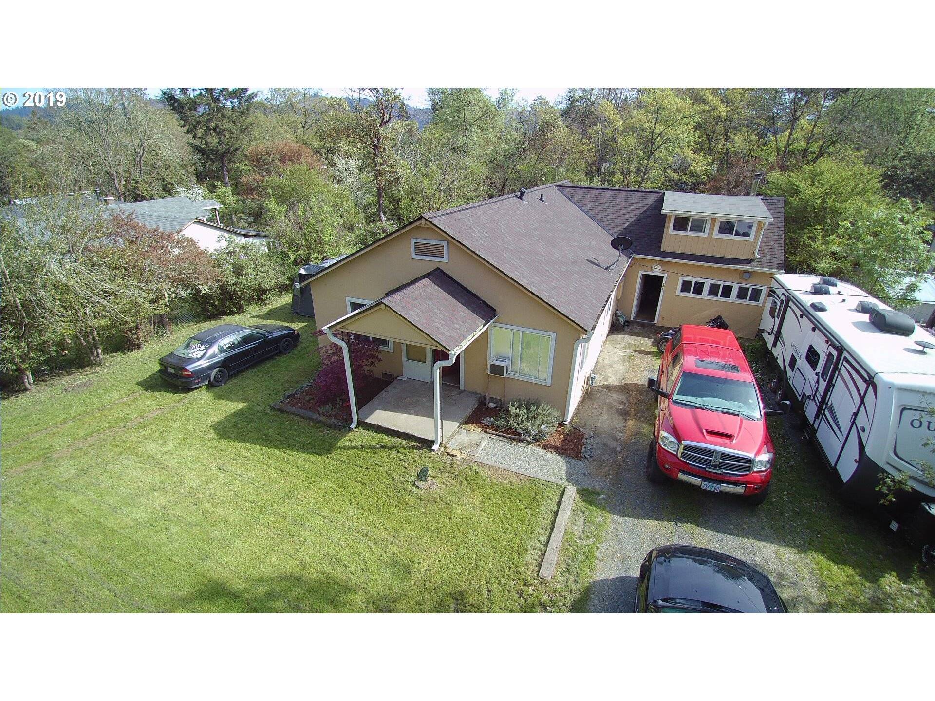 Myrtle Creek, OR 97457,768 NE LILLIAN ST