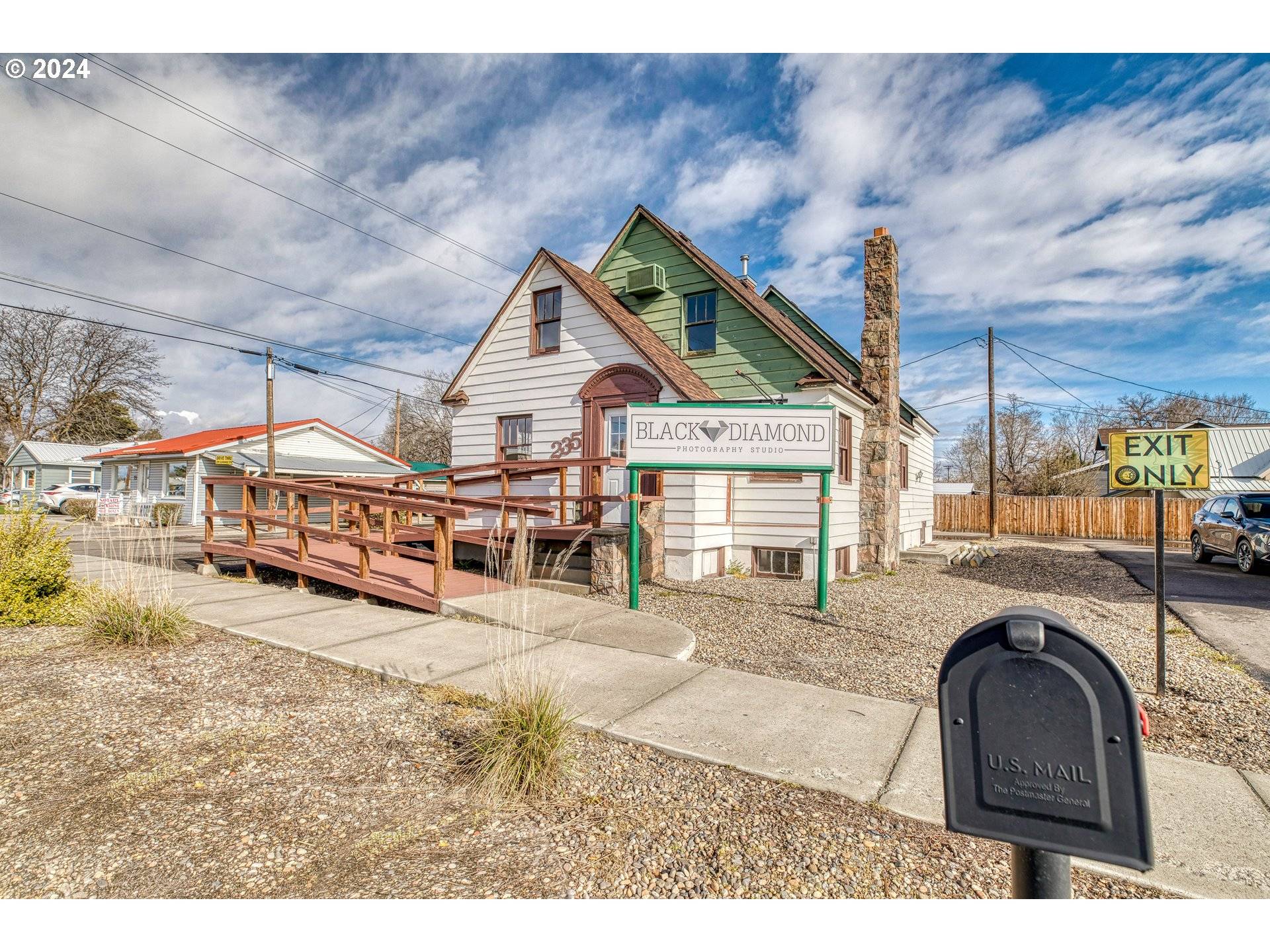 235 W IDAHO AVE, Ontario, OR 97914