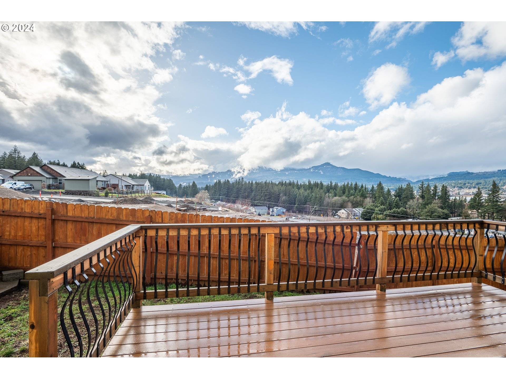 Cascade Locks, OR 97014,85 SE WARM SPRINGS DR