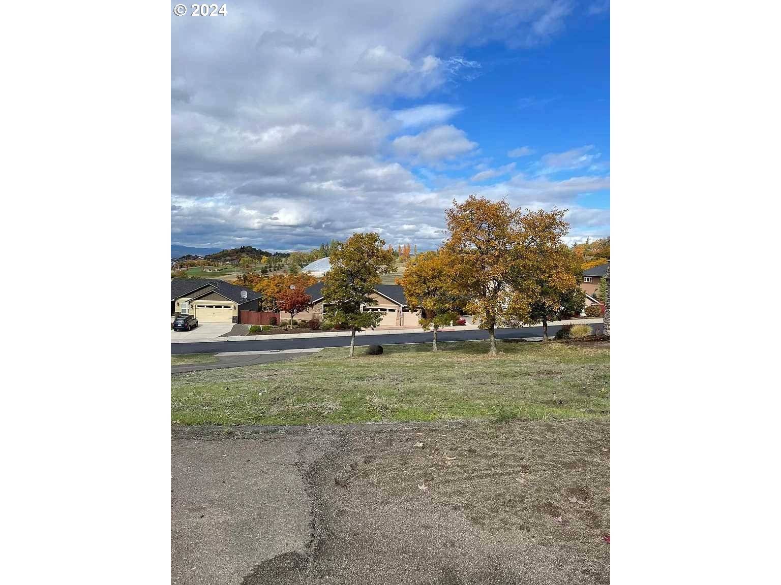 Eagle Point, OR 97524,1330 POPPY RIDGE DR