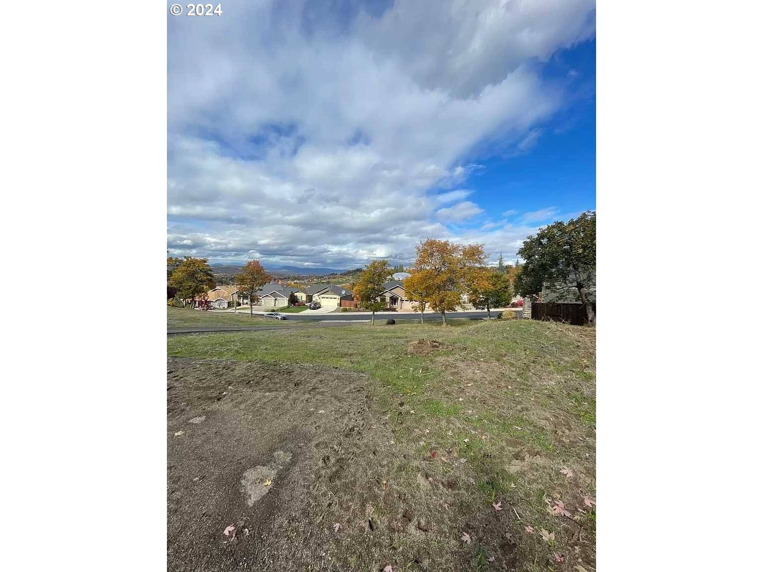 Eagle Point, OR 97524,1330 POPPY RIDGE DR