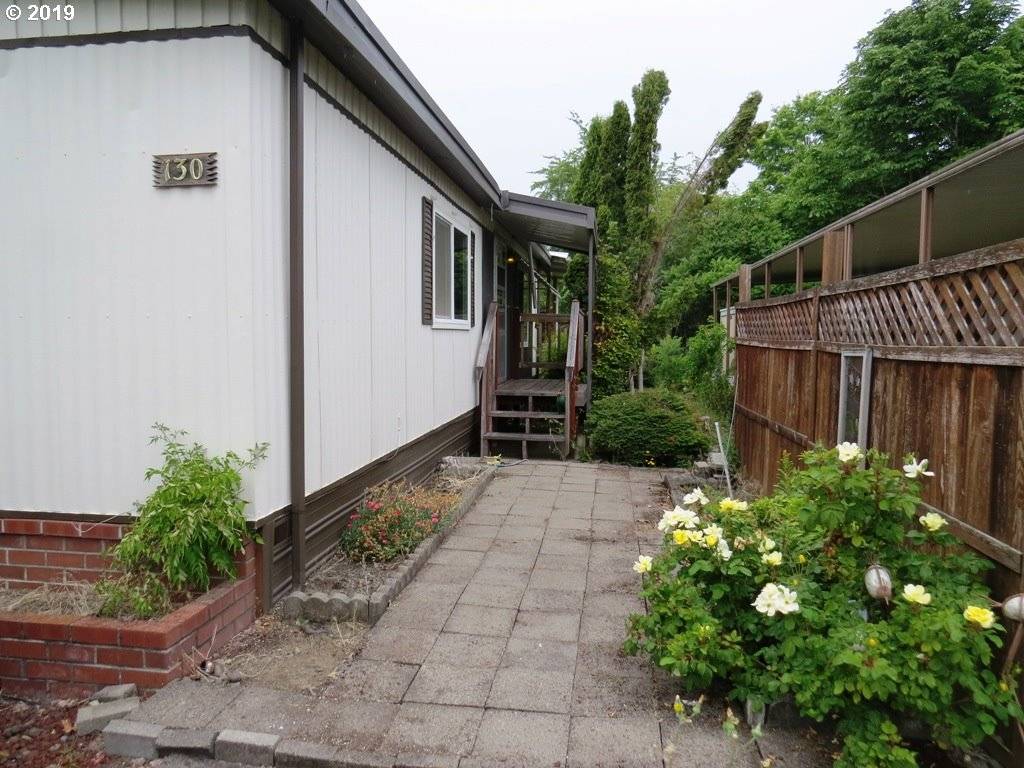 Eugene, OR 97402,1800 LAKEWOOD CT SP 130