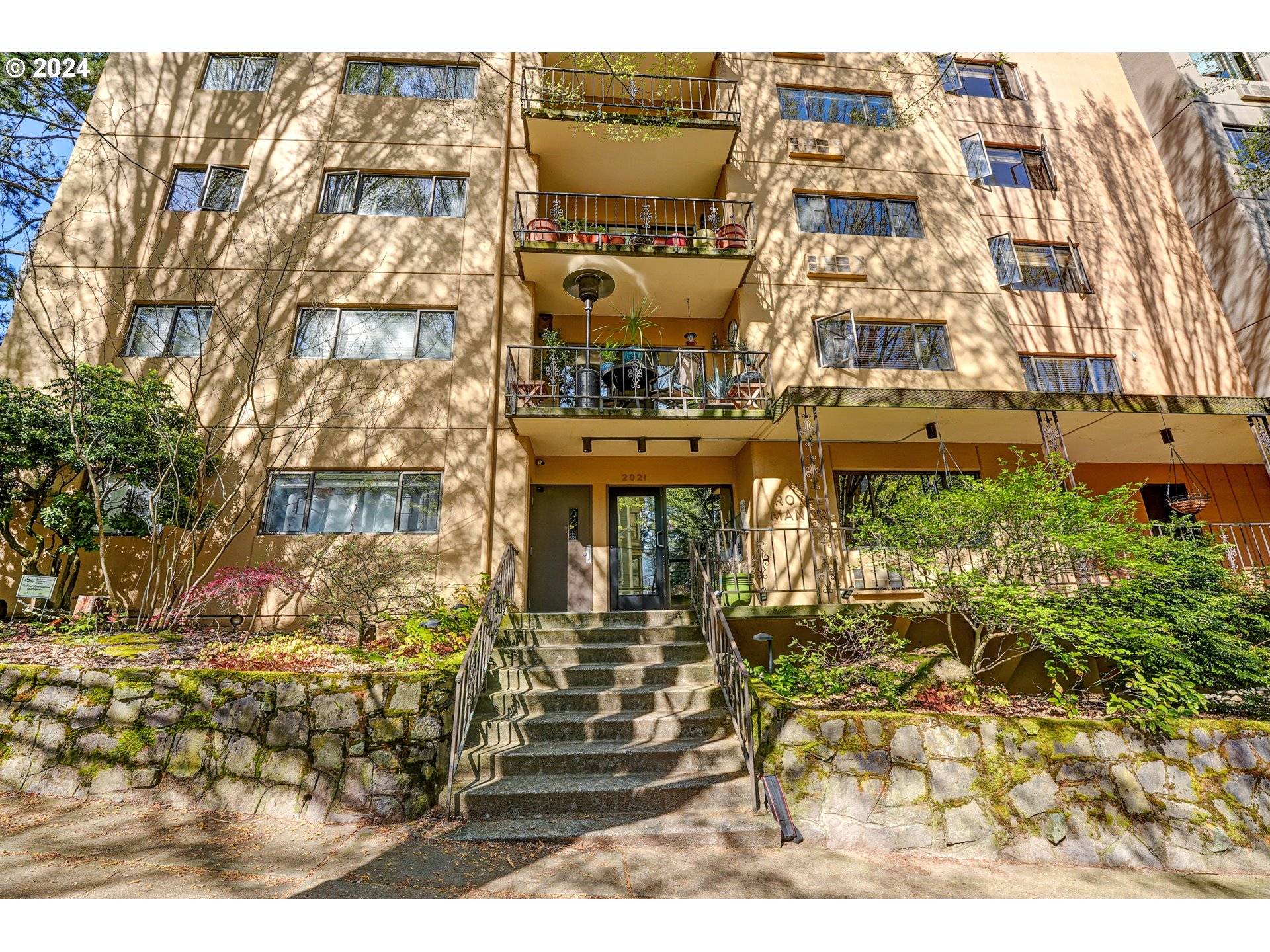 Portland, OR 97205,2021 SW MAIN ST #51