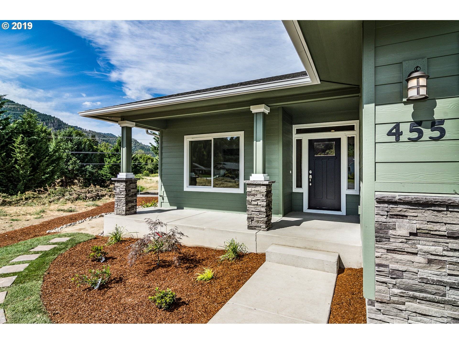 Myrtle Creek, OR 97457,455 SE WOODY CT