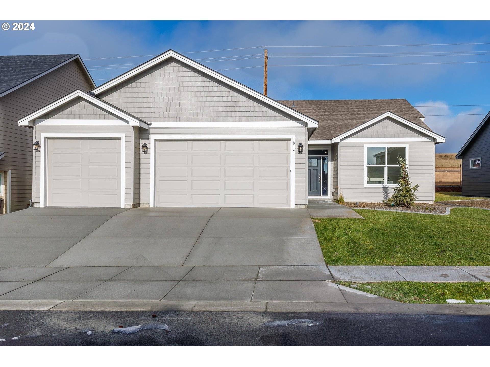 Hermiston, OR 97838,817 E AUTUMN AVE